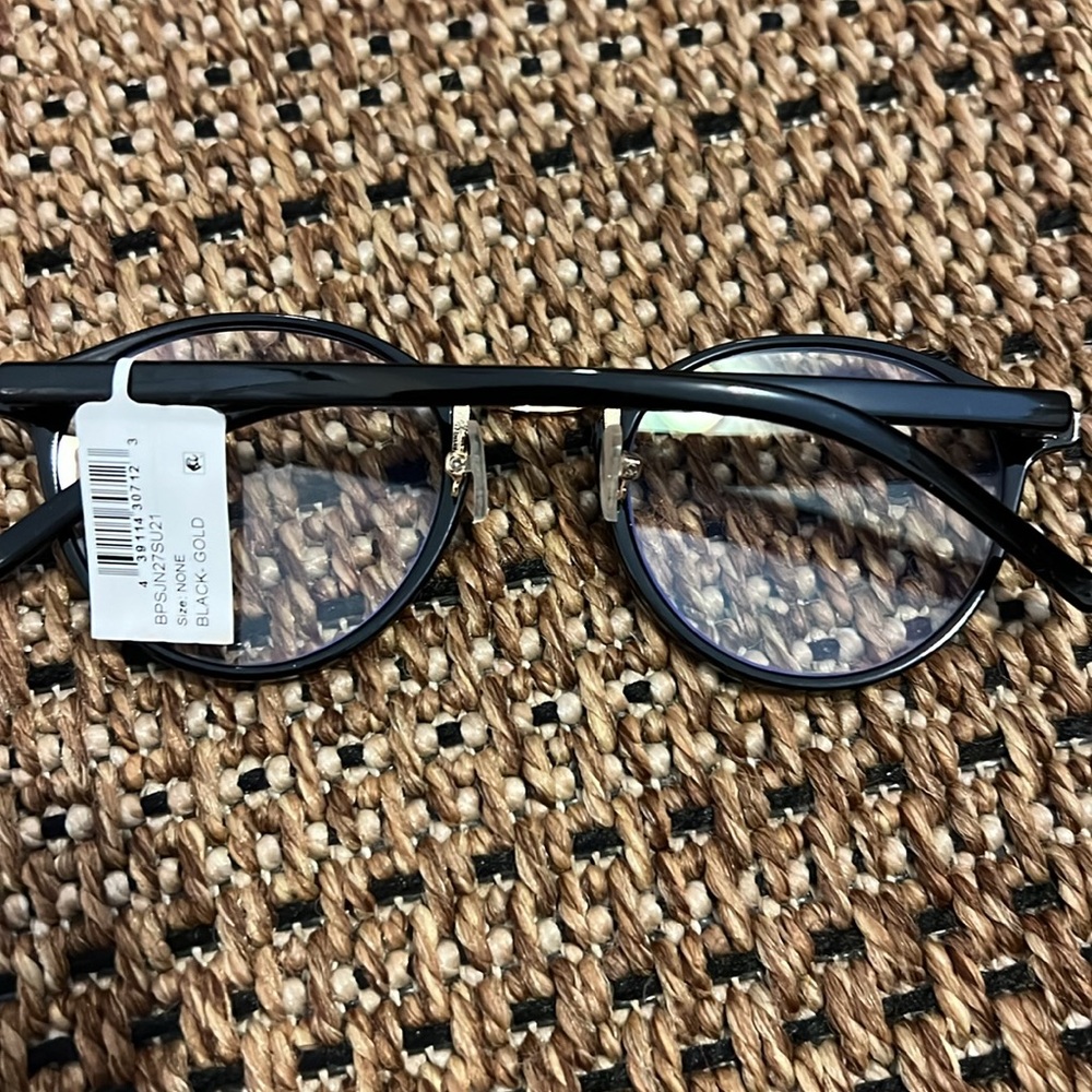 Glasses - Picture 4 of 5